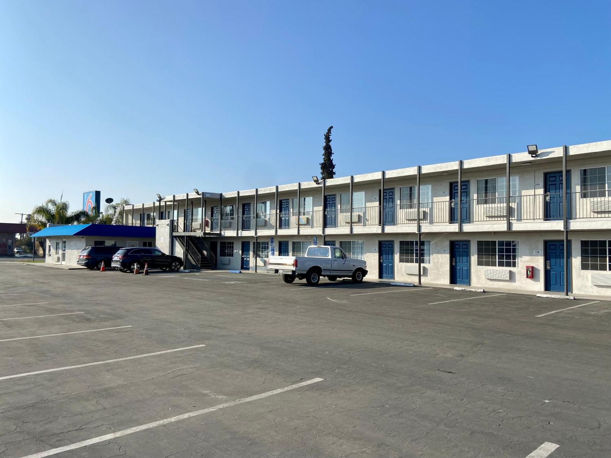 Motel 6-Delano, Ca Екстер'єр фото